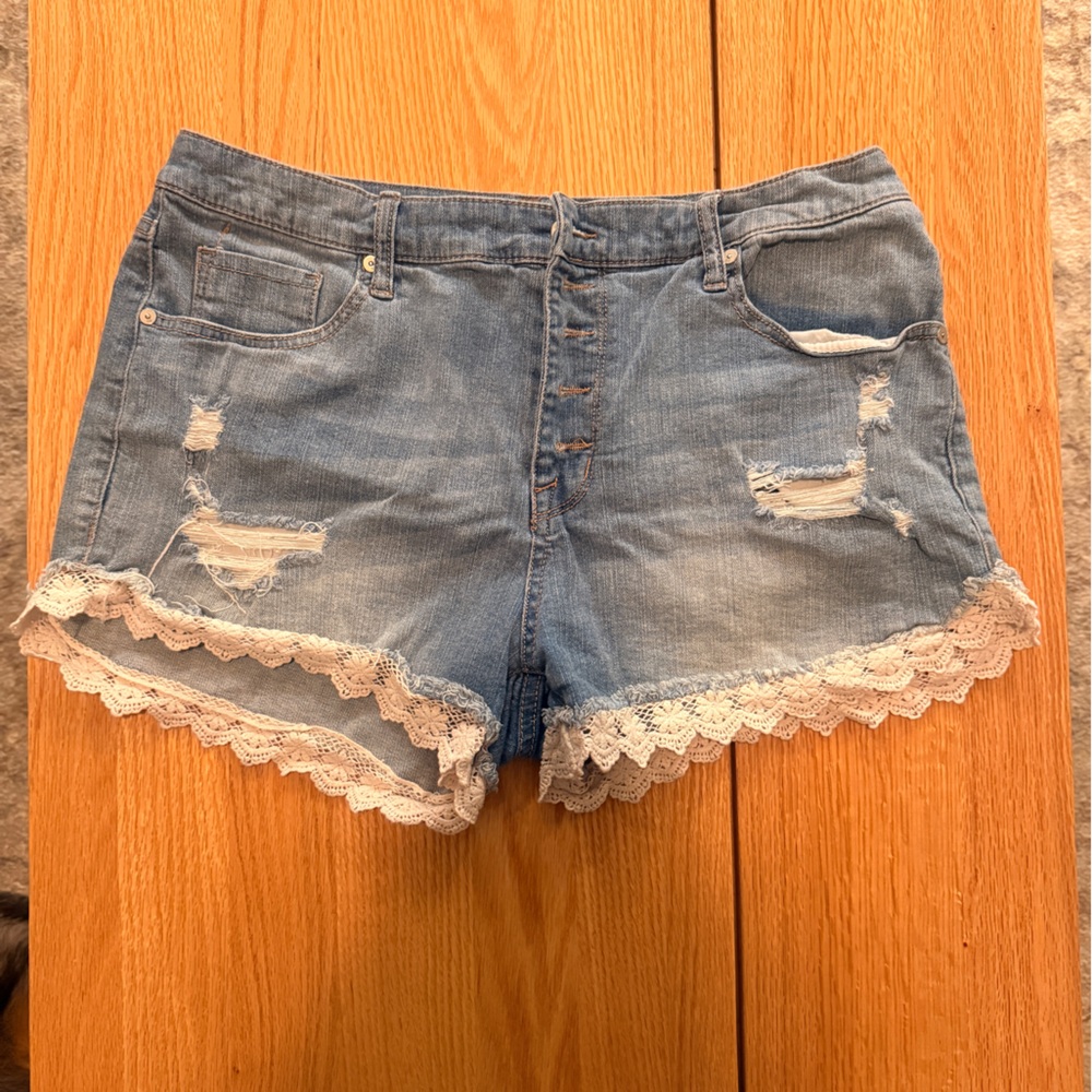 Mossimo High-Rise Denim Shorts with Lace Trim – Size 16/33